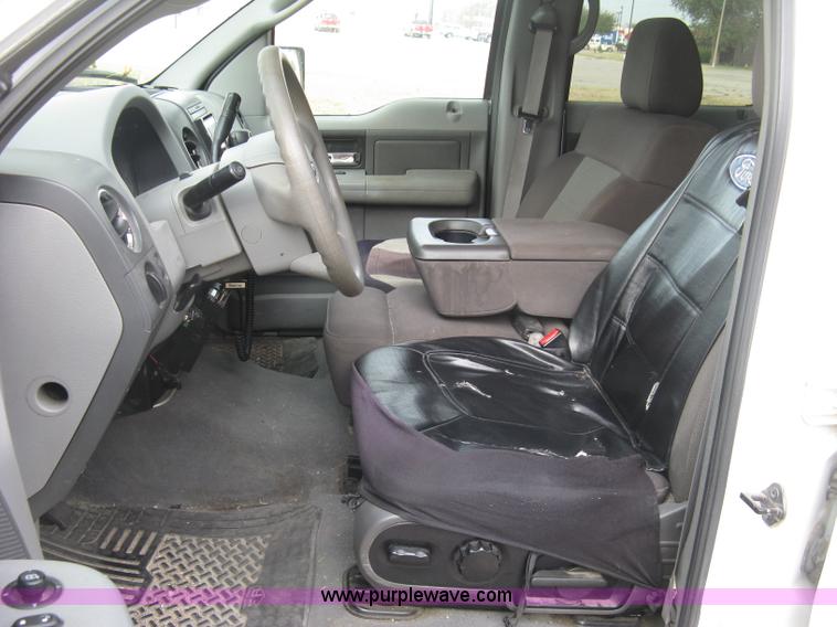 image for item L6424 2004 Ford F150 XLT SuperCrew pickup truck