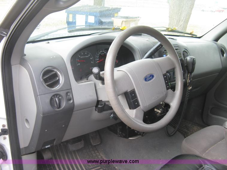 image for item L6424 2004 Ford F150 XLT SuperCrew pickup truck