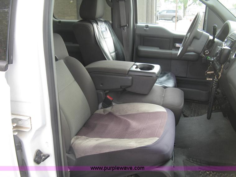 image for item L6424 2004 Ford F150 XLT SuperCrew pickup truck