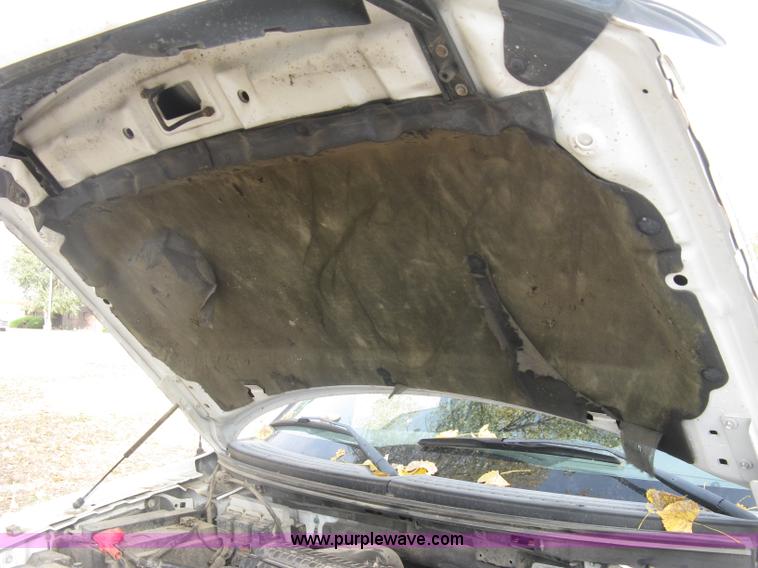 image for item L6424 2004 Ford F150 XLT SuperCrew pickup truck