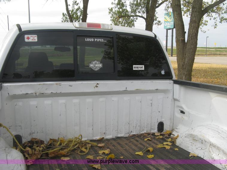 image for item L6424 2004 Ford F150 XLT SuperCrew pickup truck