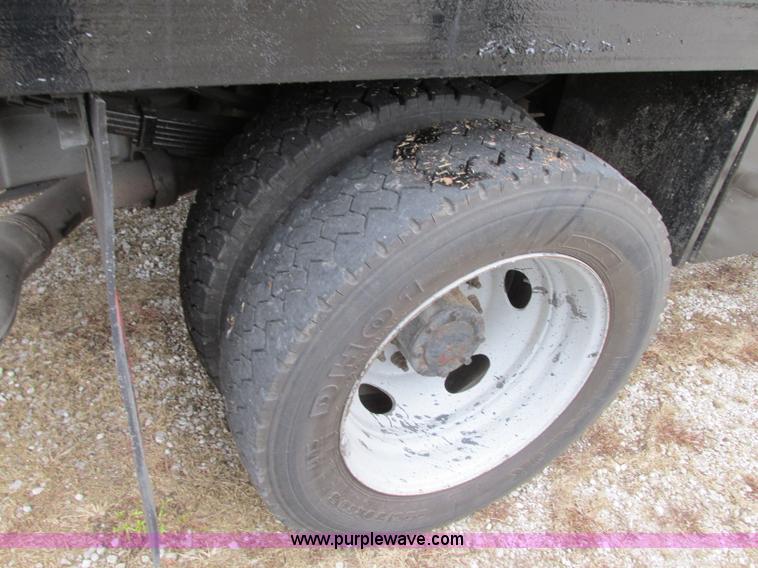 image for item N9328 2008 Ford F550 Crew Cab flatbed pickup truck