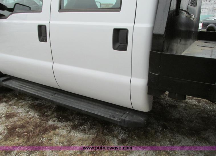 image for item N9328 2008 Ford F550 Crew Cab flatbed pickup truck
