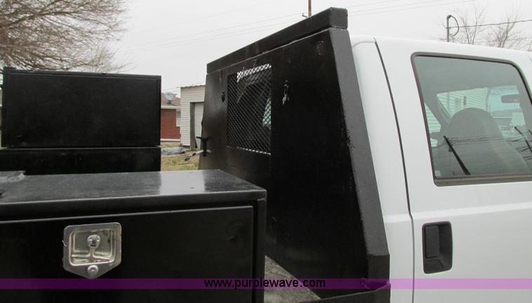 image for item N9328 2008 Ford F550 Crew Cab flatbed pickup truck