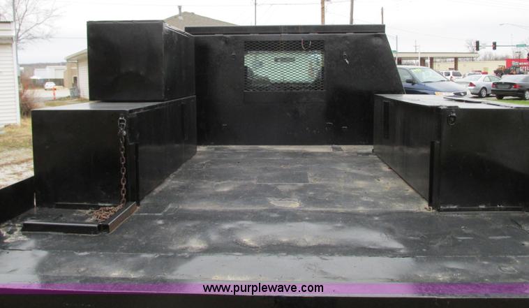 image for item N9328 2008 Ford F550 Crew Cab flatbed pickup truck