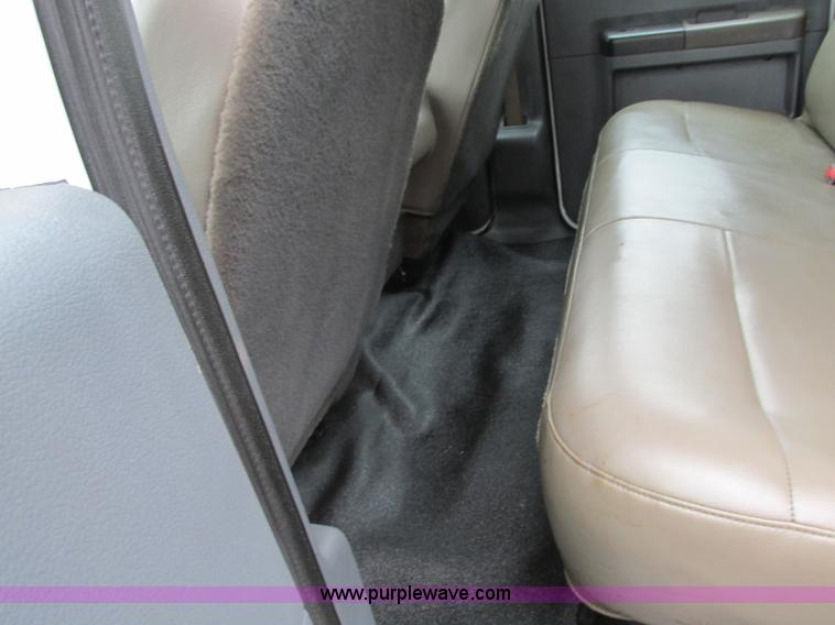 image for item N9328 2008 Ford F550 Crew Cab flatbed pickup truck