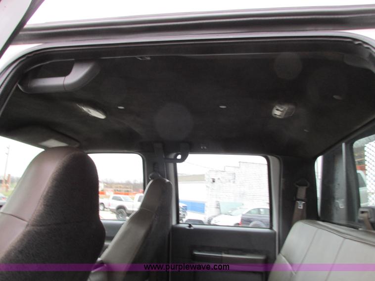 image for item N9328 2008 Ford F550 Crew Cab flatbed pickup truck