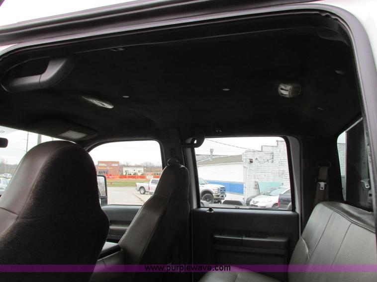 image for item N9328 2008 Ford F550 Crew Cab flatbed pickup truck