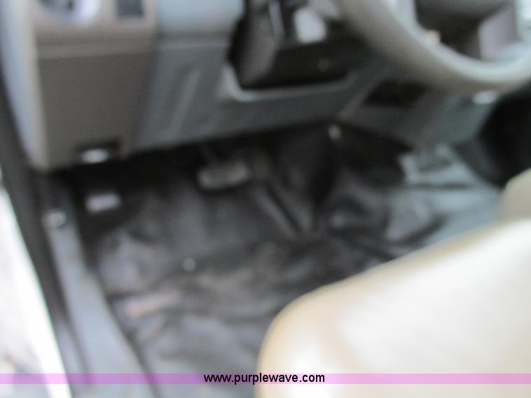 image for item N9328 2008 Ford F550 Crew Cab flatbed pickup truck