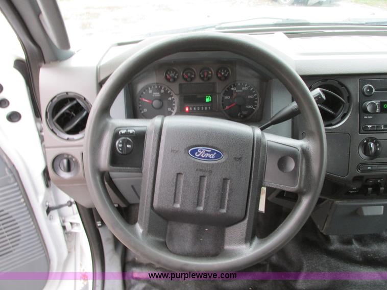 image for item N9328 2008 Ford F550 Crew Cab flatbed pickup truck