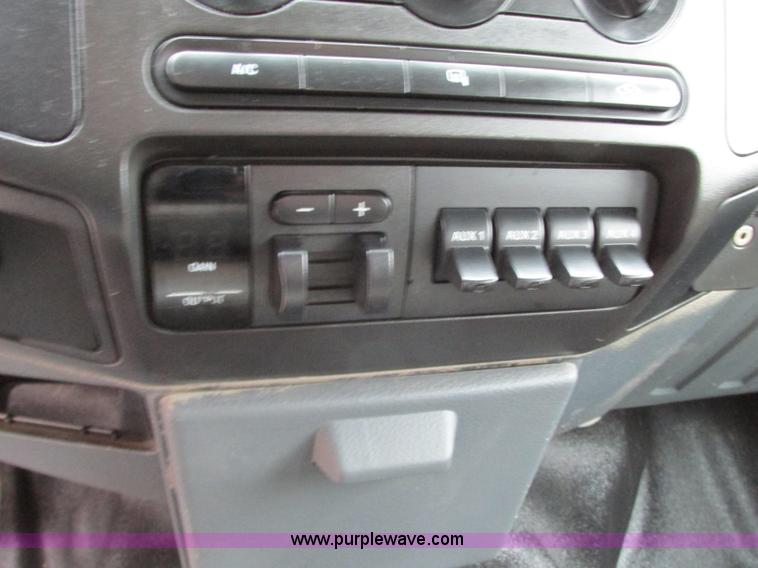 image for item N9328 2008 Ford F550 Crew Cab flatbed pickup truck