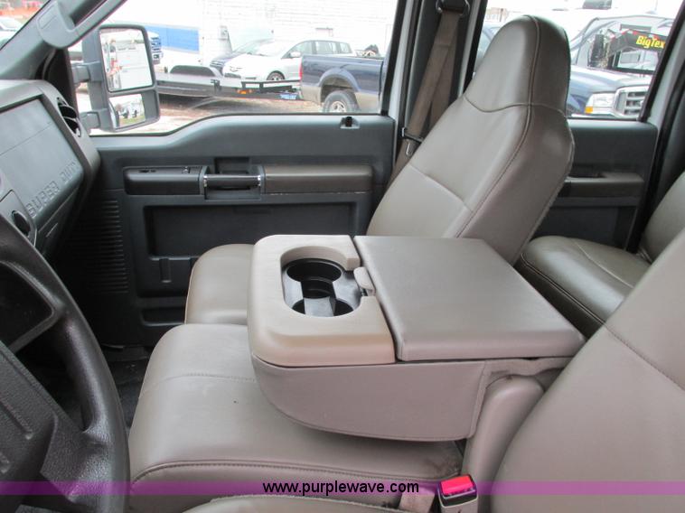 image for item N9328 2008 Ford F550 Crew Cab flatbed pickup truck