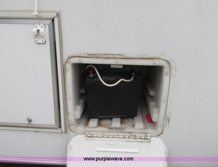 image for item N9338 2009 Keystone VR1323FKS camper