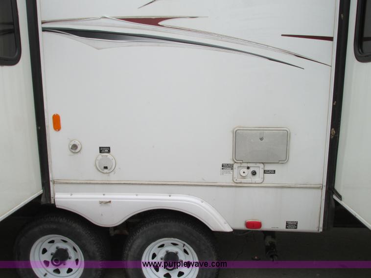 image for item N9338 2009 Keystone VR1323FKS camper
