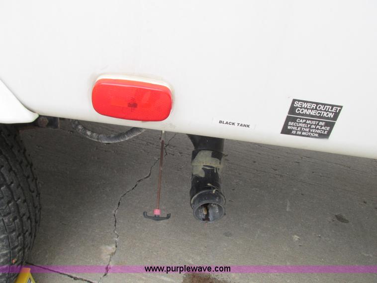 image for item N9338 2009 Keystone VR1323FKS camper