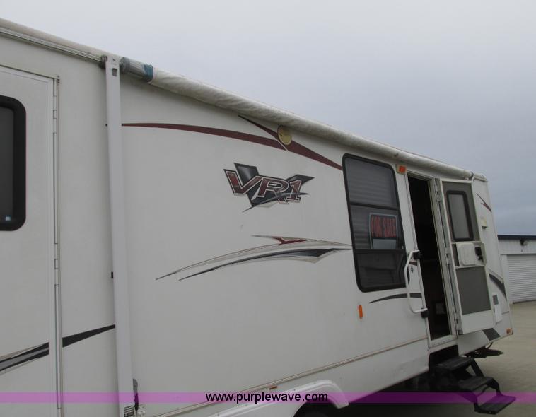 image for item N9338 2009 Keystone VR1323FKS camper