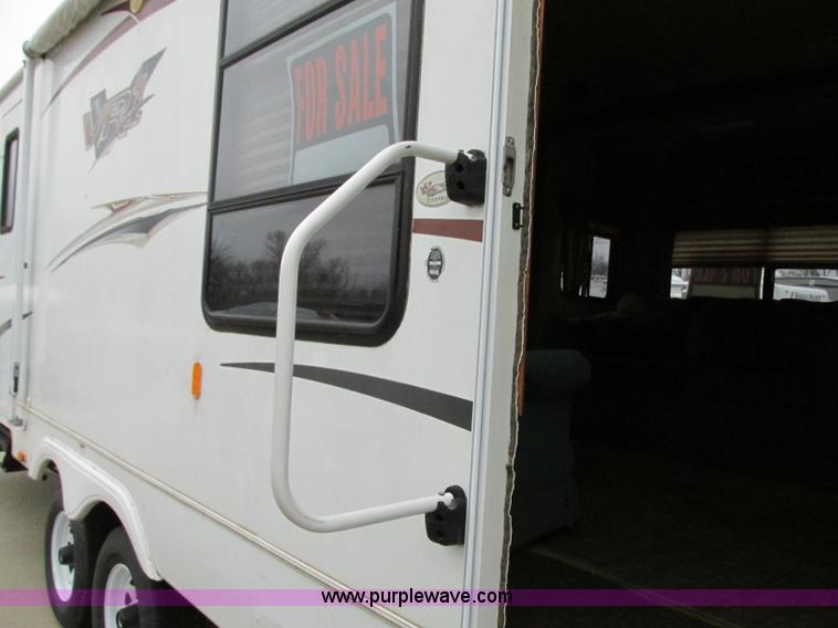 image for item N9338 2009 Keystone VR1323FKS camper