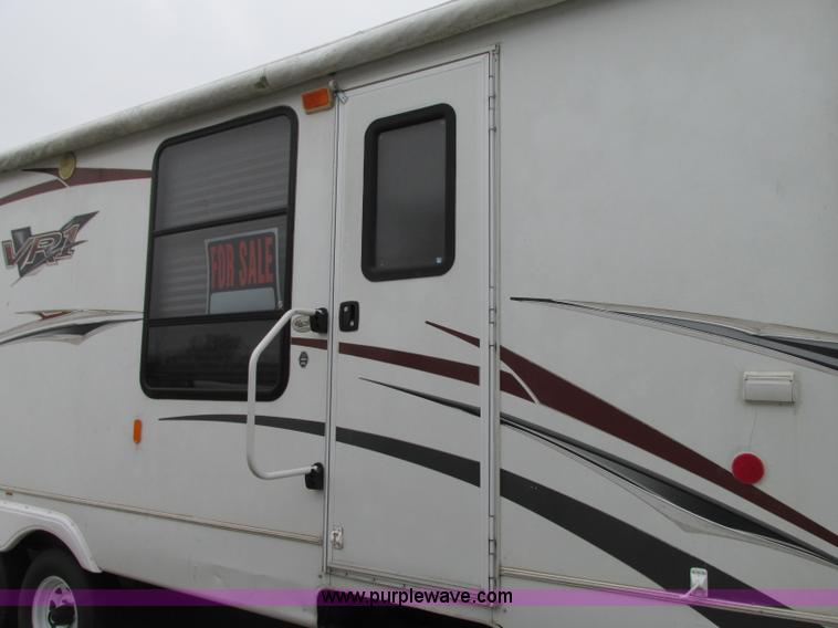 image for item N9338 2009 Keystone VR1323FKS camper