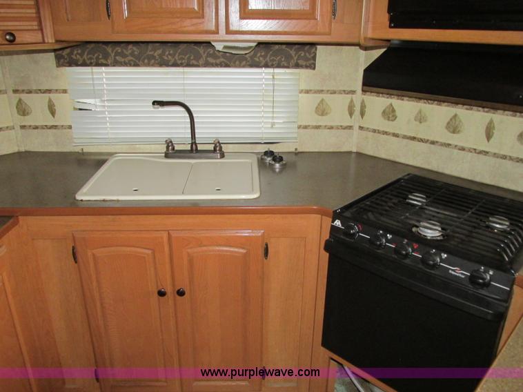 image for item N9338 2009 Keystone VR1323FKS camper