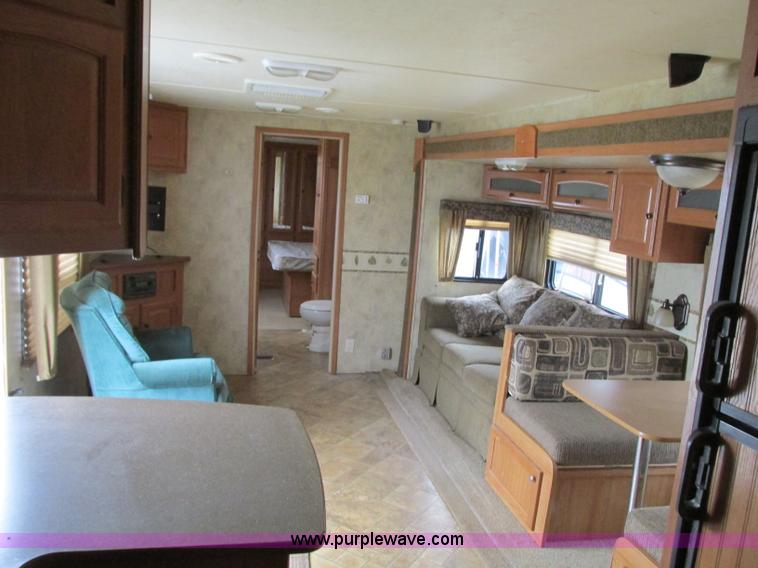 image for item N9338 2009 Keystone VR1323FKS camper