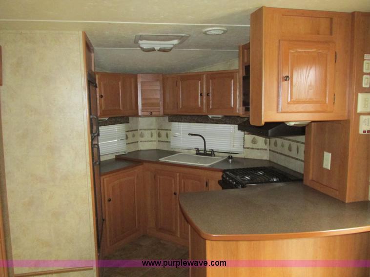 image for item N9338 2009 Keystone VR1323FKS camper