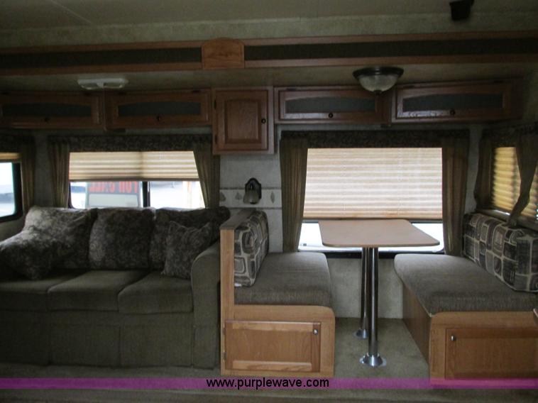 image for item N9338 2009 Keystone VR1323FKS camper