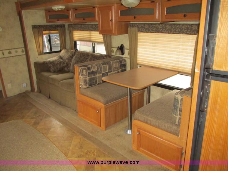 image for item N9338 2009 Keystone VR1323FKS camper