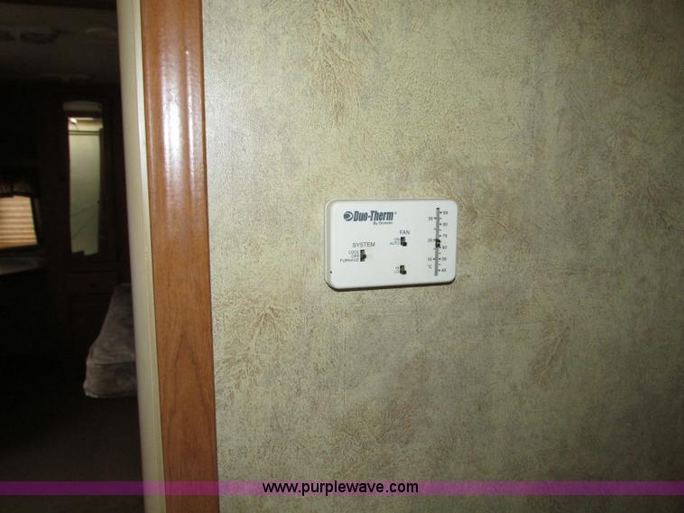 image for item N9338 2009 Keystone VR1323FKS camper