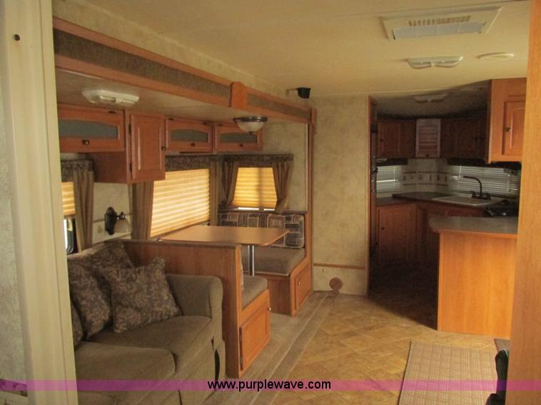 image for item N9338 2009 Keystone VR1323FKS camper