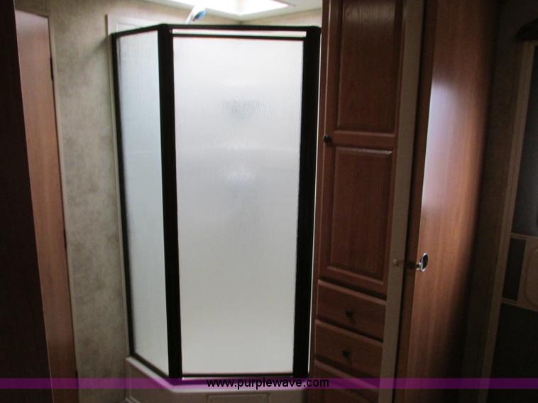 image for item N9338 2009 Keystone VR1323FKS camper