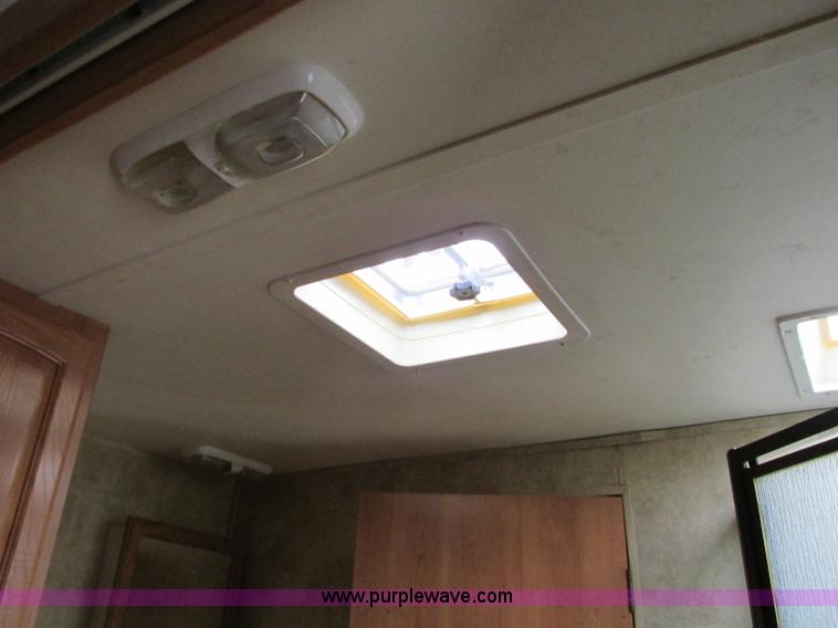 image for item N9338 2009 Keystone VR1323FKS camper