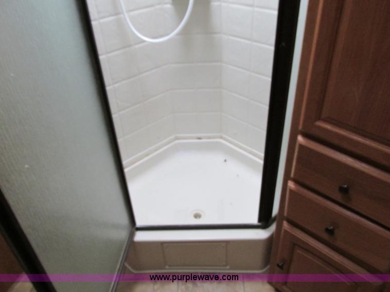 image for item N9338 2009 Keystone VR1323FKS camper