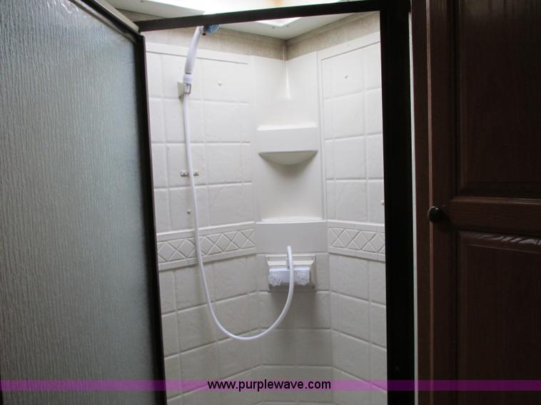 image for item N9338 2009 Keystone VR1323FKS camper