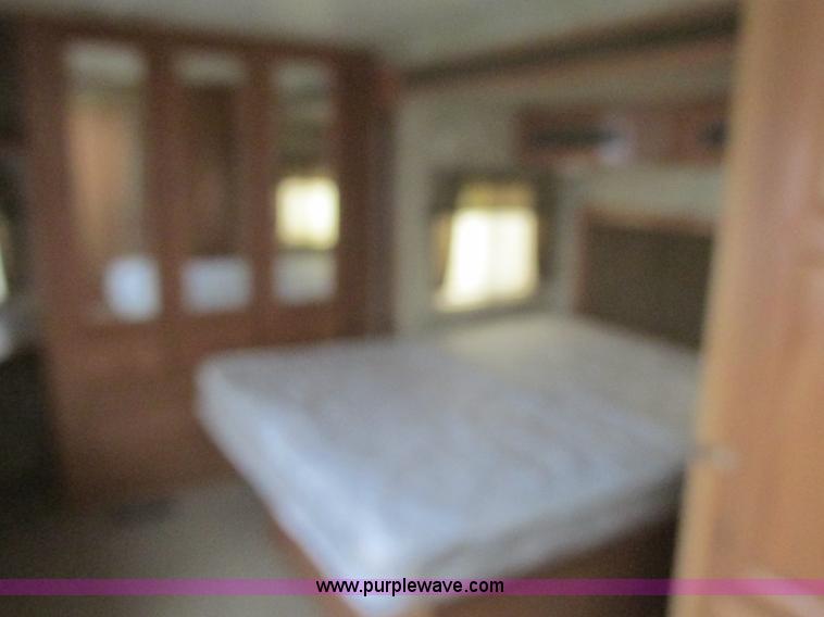 image for item N9338 2009 Keystone VR1323FKS camper