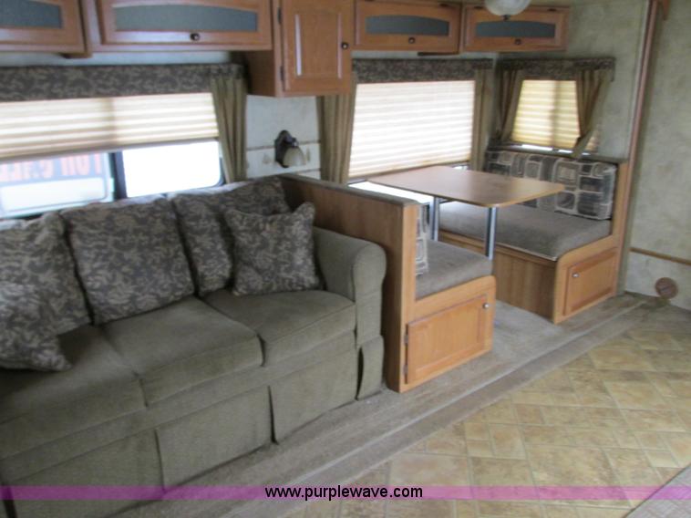 image for item N9338 2009 Keystone VR1323FKS camper