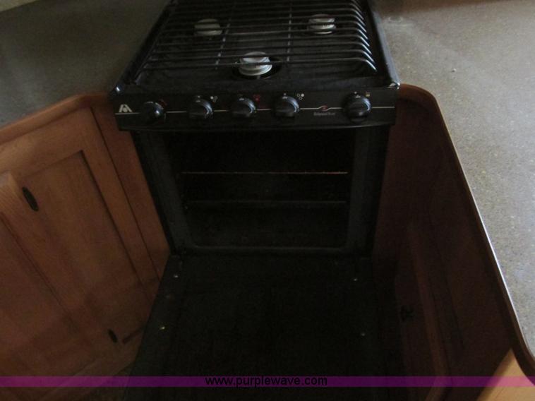 image for item N9338 2009 Keystone VR1323FKS camper