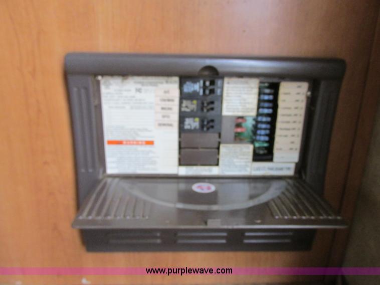 image for item N9338 2009 Keystone VR1323FKS camper