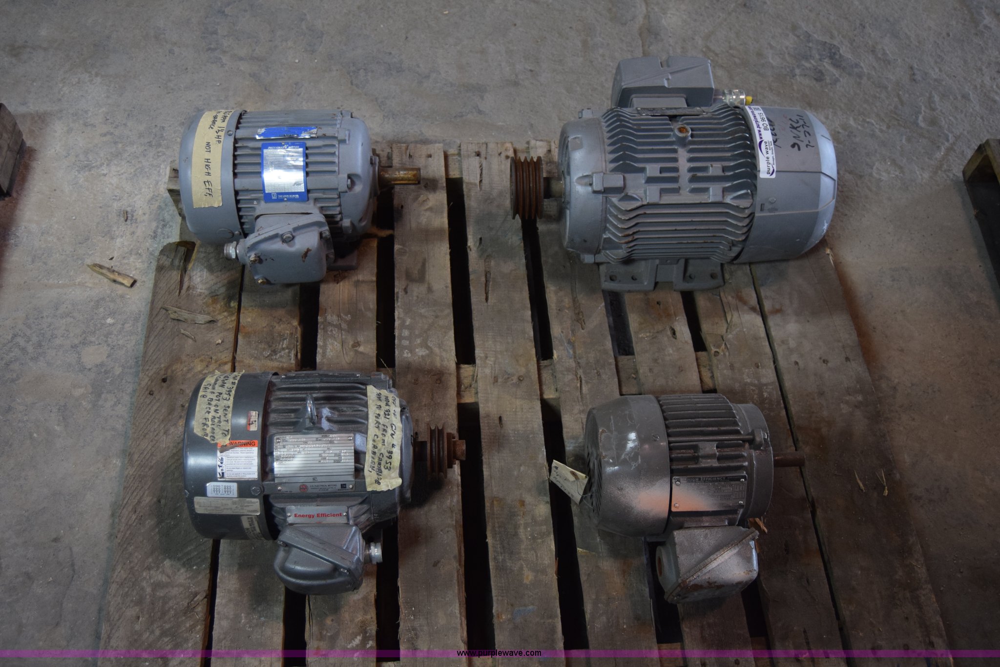 (4) electric motors in Lyons, KS Item BO9615 sold Purple Wave