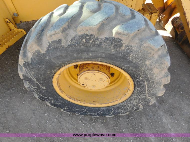 image for item AW9331 1997 John Deere 310SE backhoe