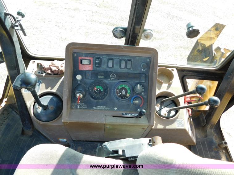 image for item AW9331 1997 John Deere 310SE backhoe