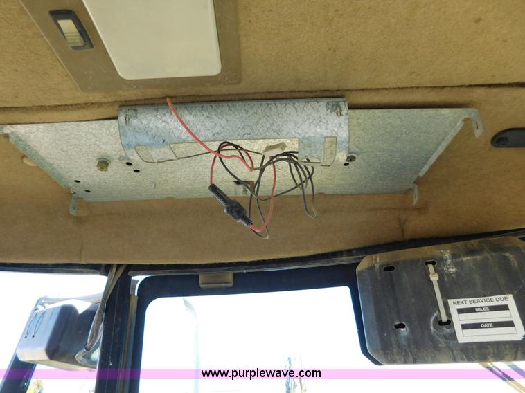 image for item AW9331 1997 John Deere 310SE backhoe