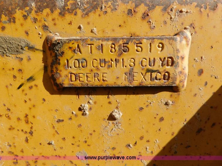 image for item AW9332 2000 John Deere 310SE backhoe