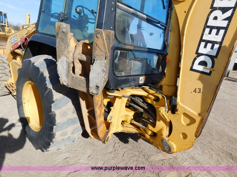 image for item AW9332 2000 John Deere 310SE backhoe