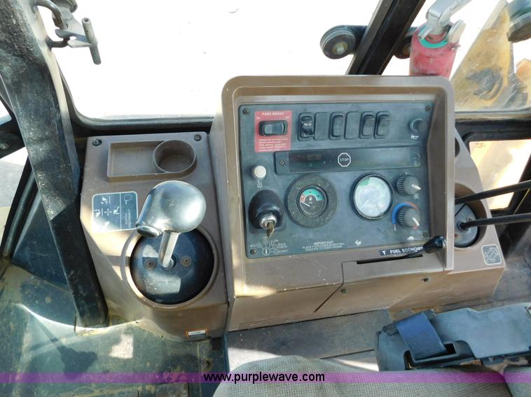 image for item AW9332 2000 John Deere 310SE backhoe