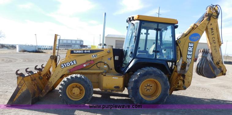 image for item AW9333 1997 John Deere 310SE backhoe