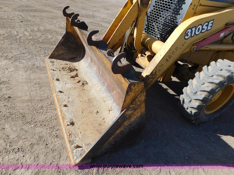 image for item AW9333 1997 John Deere 310SE backhoe