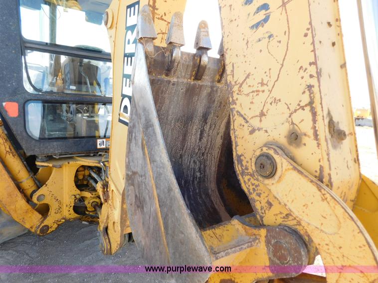 image for item AW9333 1997 John Deere 310SE backhoe