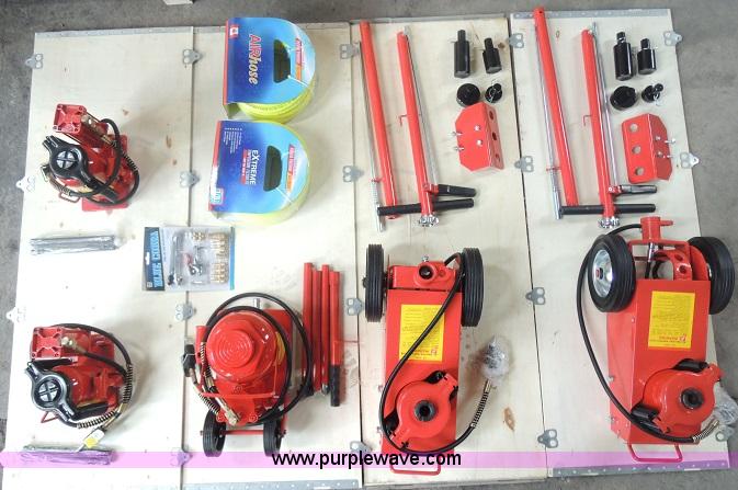 image for item E1282 25 piece hydraulic jack set