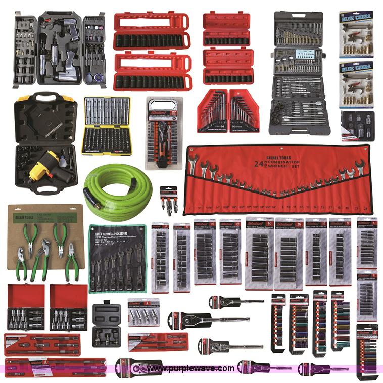 image for item E1287 (820) piece impact and tool kit