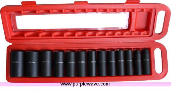 image for item E1287 (820) piece impact and tool kit